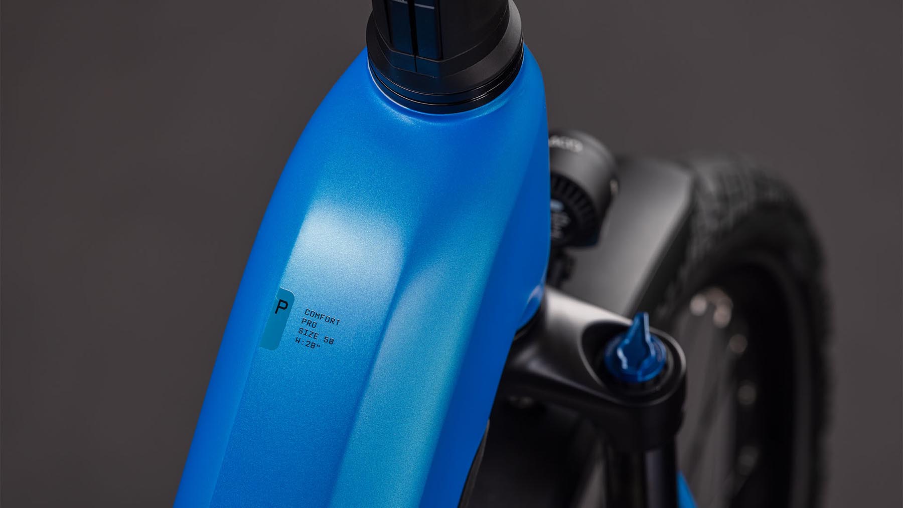 112312E-Cube-Kathmandu-Hybrid-Comfort-Pro-800-azure-n-black-2026-EBike-Trekkingrad-Tiefeinsteiger-01