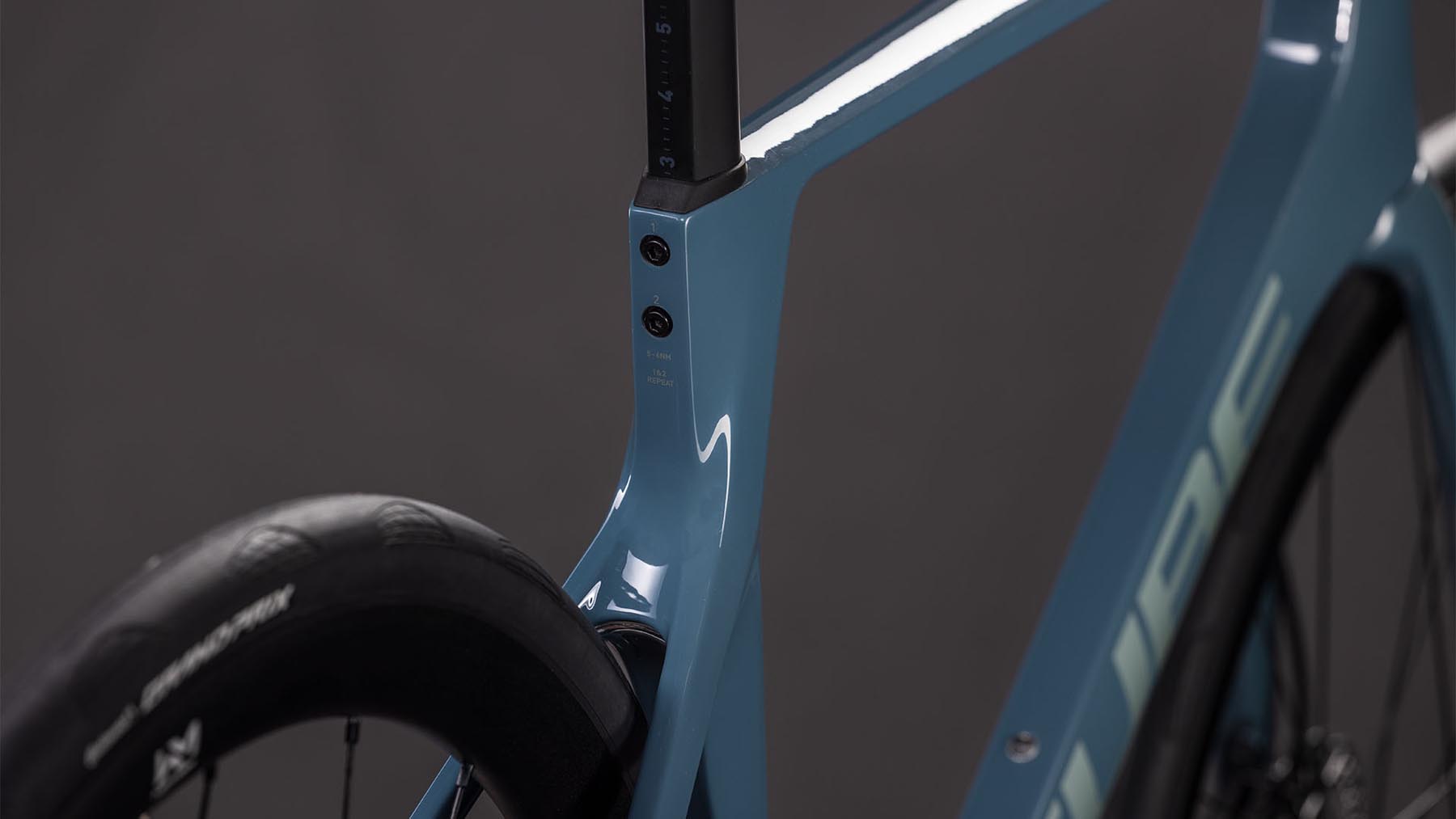 126100-Cube-Agree-C-62-ONE-storm-n-grey-2026-Carbon-Rennrad-03