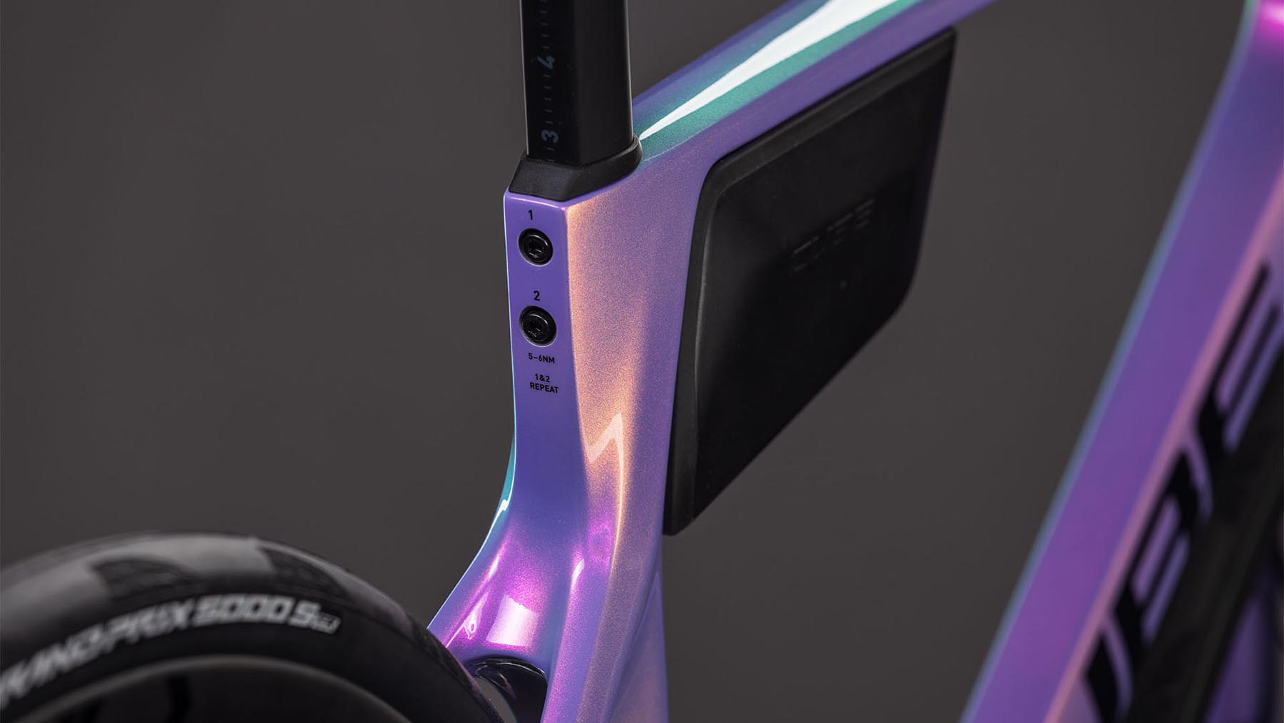 126410-Cube-Agree-C-62-SLX-cosmicpurple-n-black-2026-Carbon-Rennrad-02