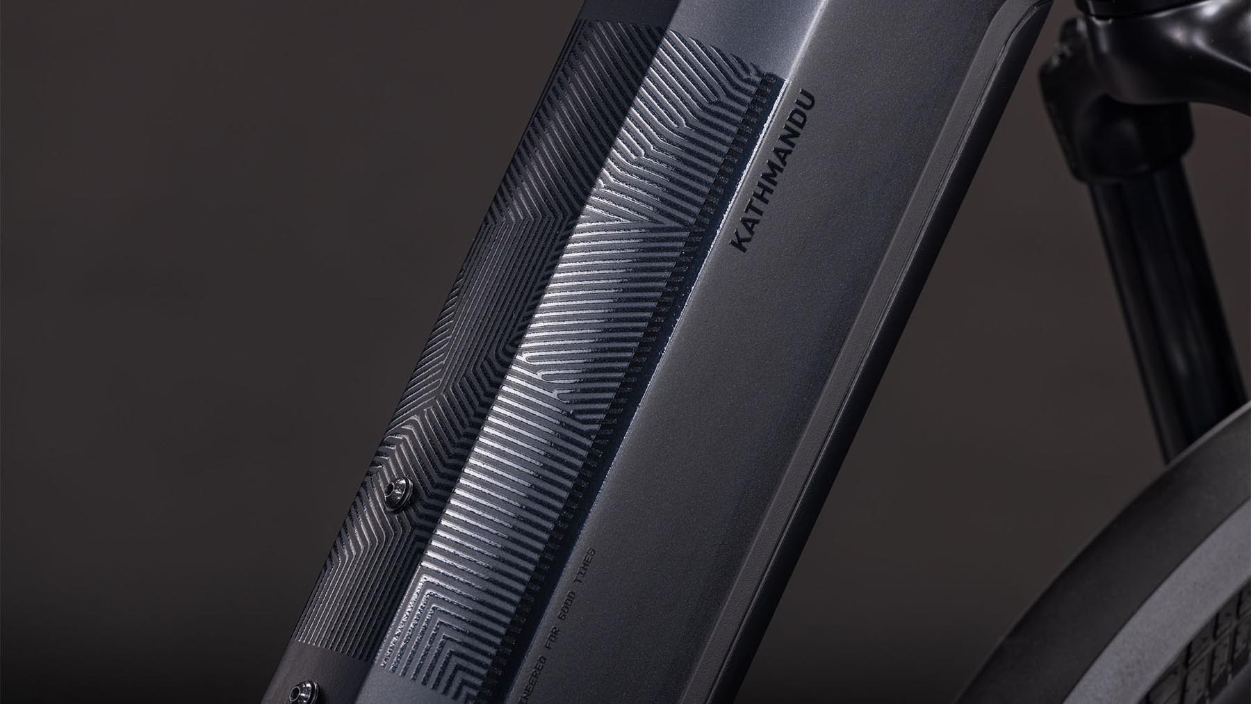 112202E-Cube-Kathmandu-Hybrid-Pro-800-coal-n-black-2026-EBike-Trekkingrad-Tiefeinsteiger-04