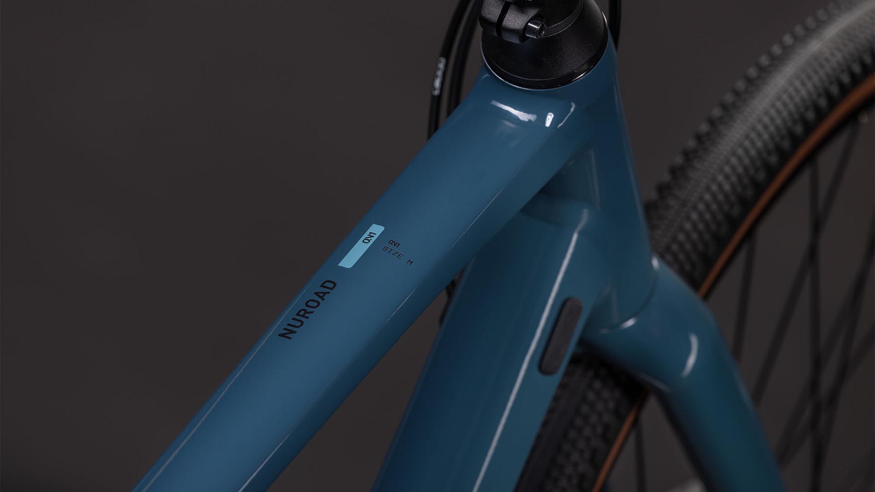 129200-Cube-Nuroad-ONE-grovegreen-n-black-2026-Gravel-Bike-01