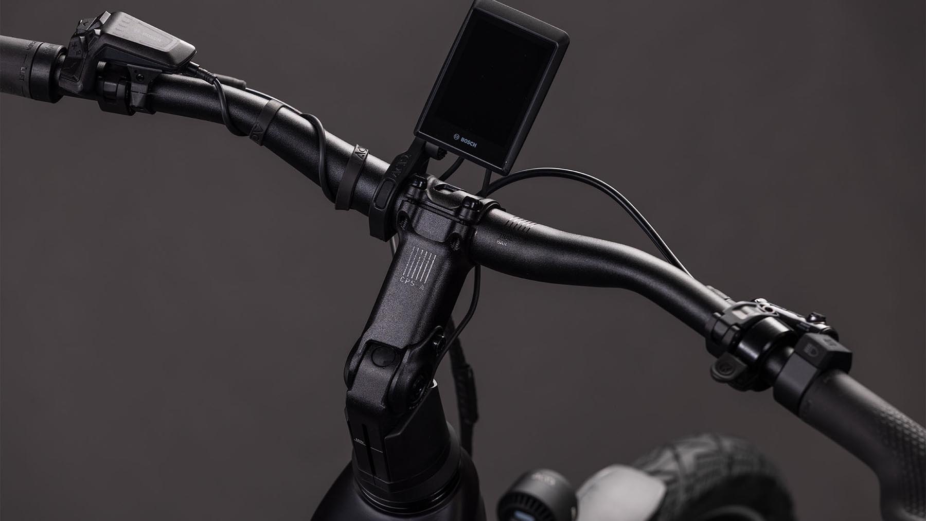 112702E-Cube-Kathmandu-Hybrid-Comfort-SLX-800-solareclipse-n-gold-2026-EBike-Trekkingrad-Tiefeinsteiger-02