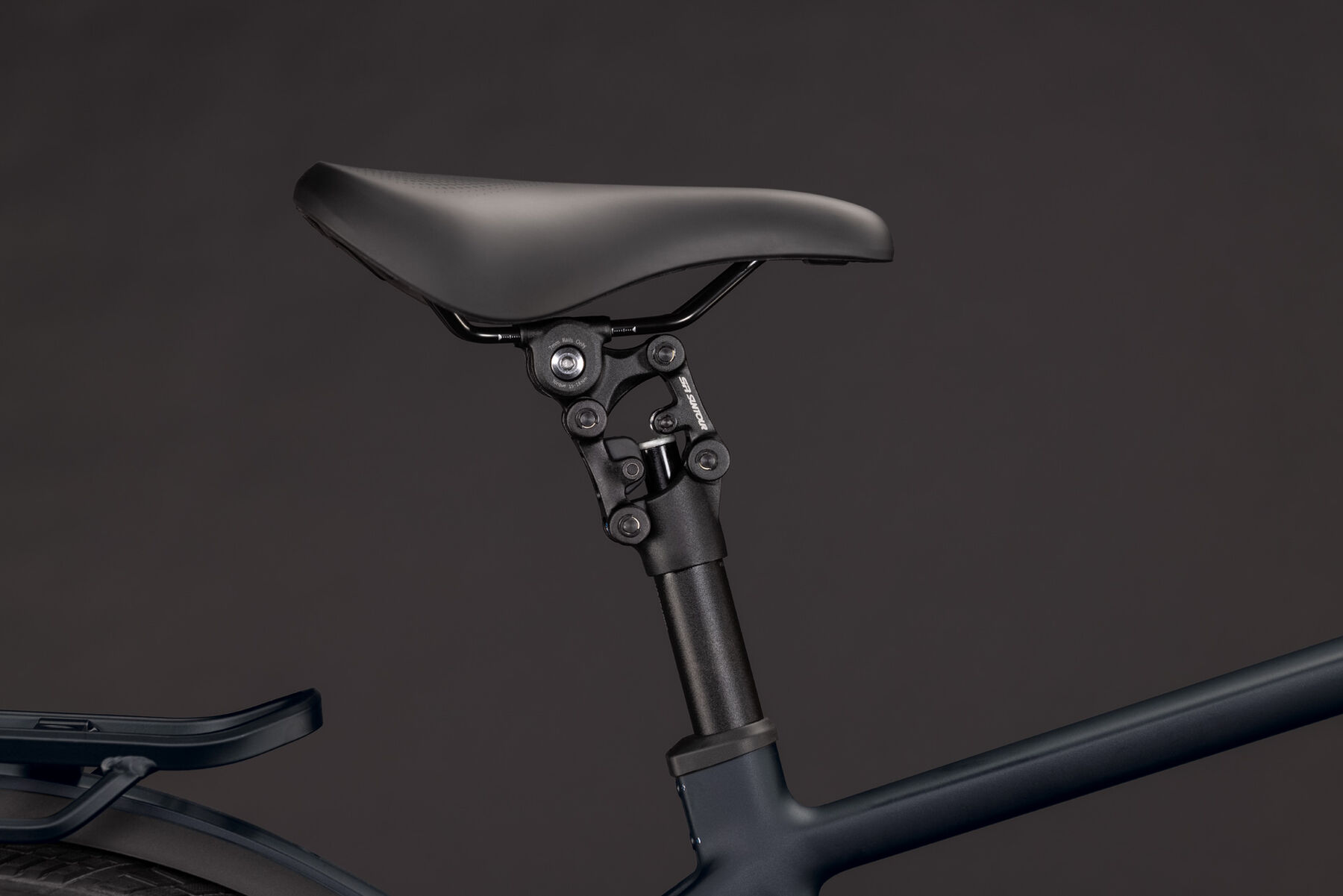 1112200-Cube-Kathmandu-Hybrid-Pro-800-coal-n-black-2027-04