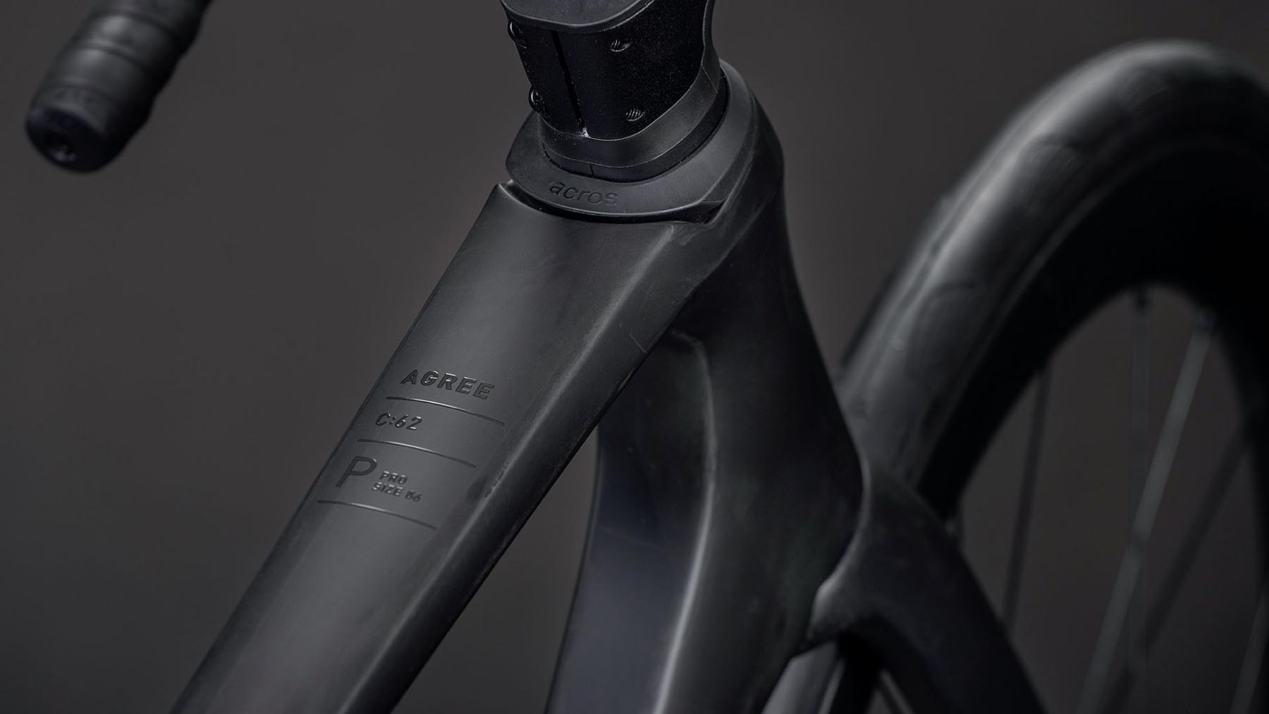 126200-Cube-Agree-C-62-Pro-blackline-2026-Carbon-Rennrad-01