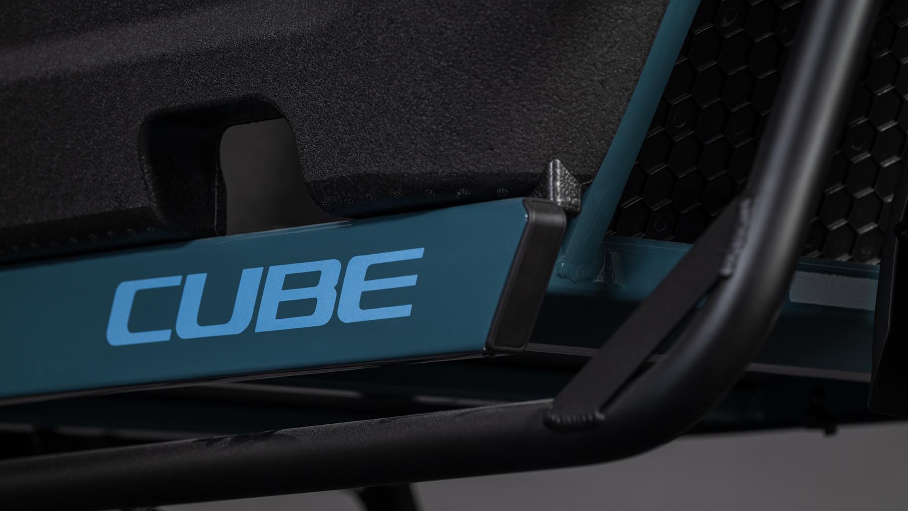 124400-Cube-Cargo-Hybrid-800-storm-n-reflex-2026-EBike-Lastenfahrrad-05