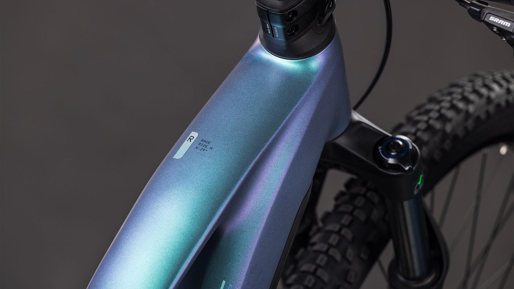 108421Z-Cube-Reaction-Hybrid-Race-800-polarlight-n-prism-2026-EBike-Hardtail-Mountainbike-Damen-02