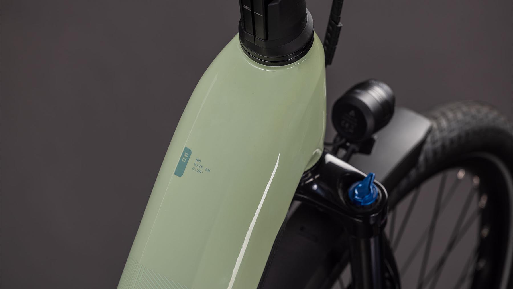 112132E-Cube-Kathmandu-Hybrid-ONE-800-pea-n-green-2026-EBike-Trekkingrad-Tiefeinsteiger-01