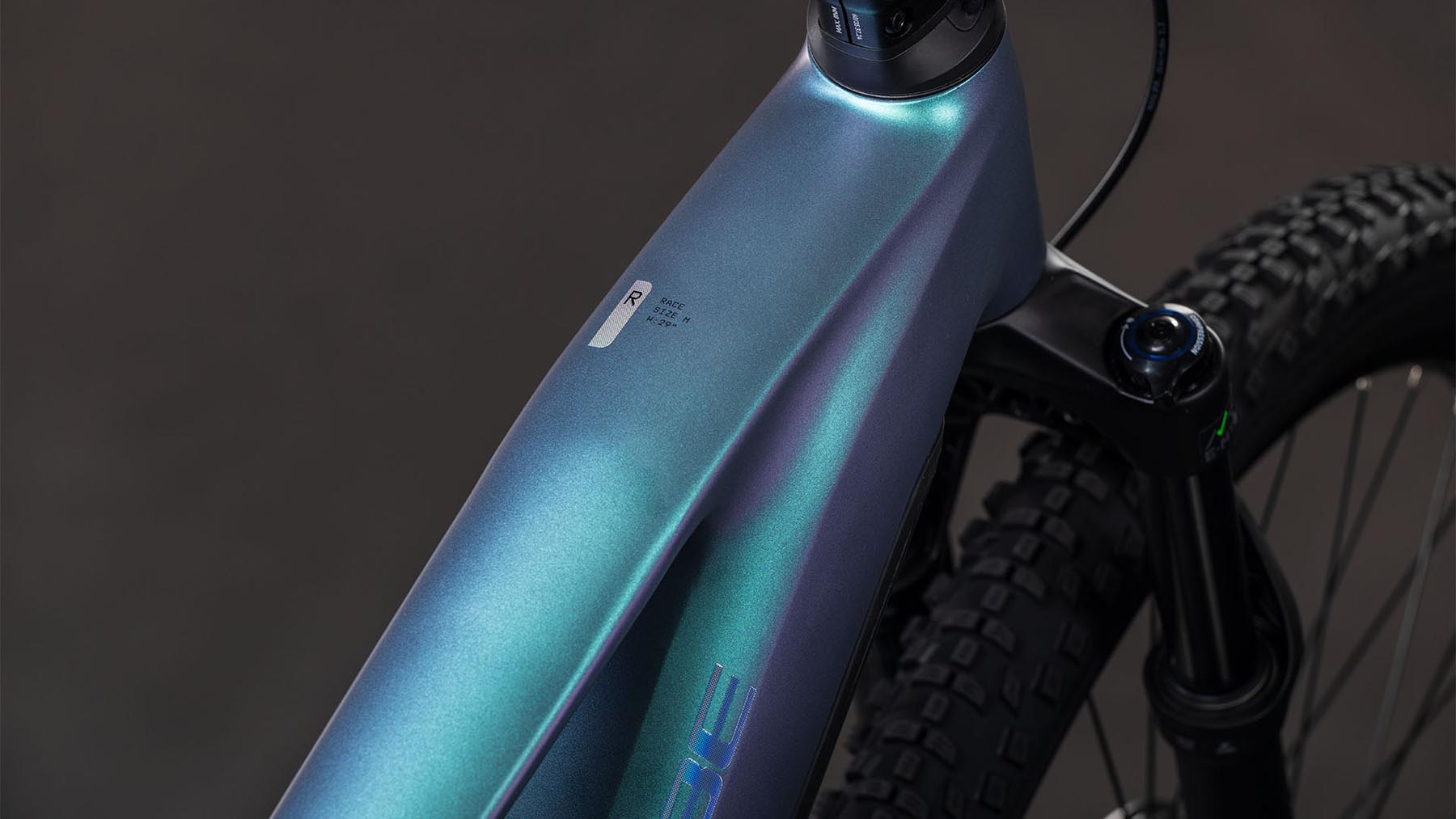 108420-Cube-Reaction-Hybrid-Race-800-polarlight-n-prism-2026-EBike-Hardtail-Mountainbike-02
