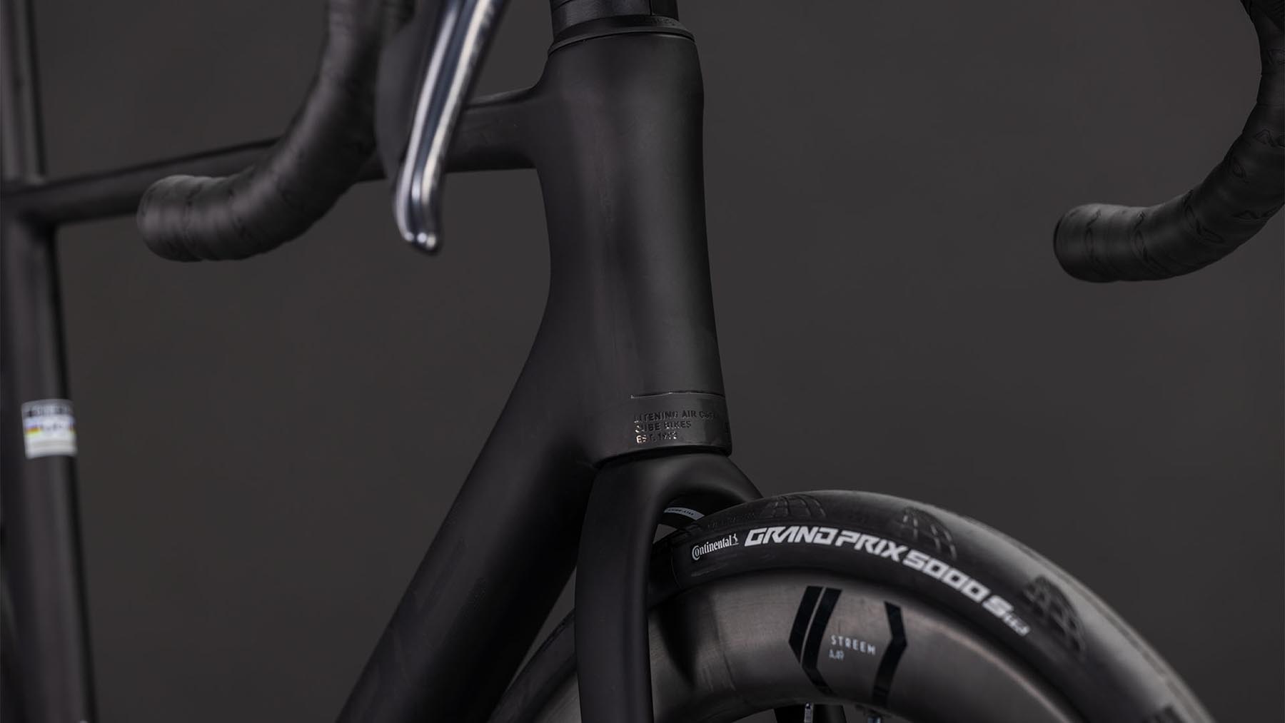 128200-Cube-Litening-AIR-C-68X-Race-blackline-2026-Carbon-Rennrad-05
