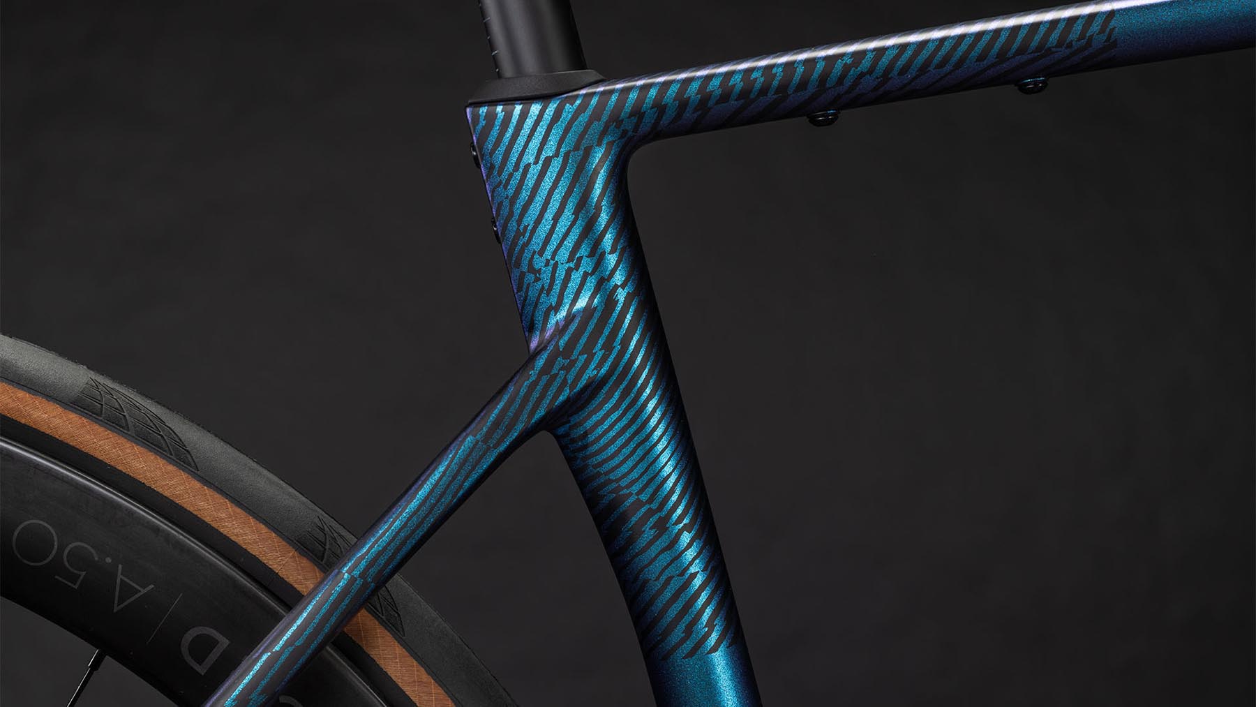 125710-Cube-Attain-C-62-SLT-shiftmint-n-white-2026-Carbon-Rennrad-04