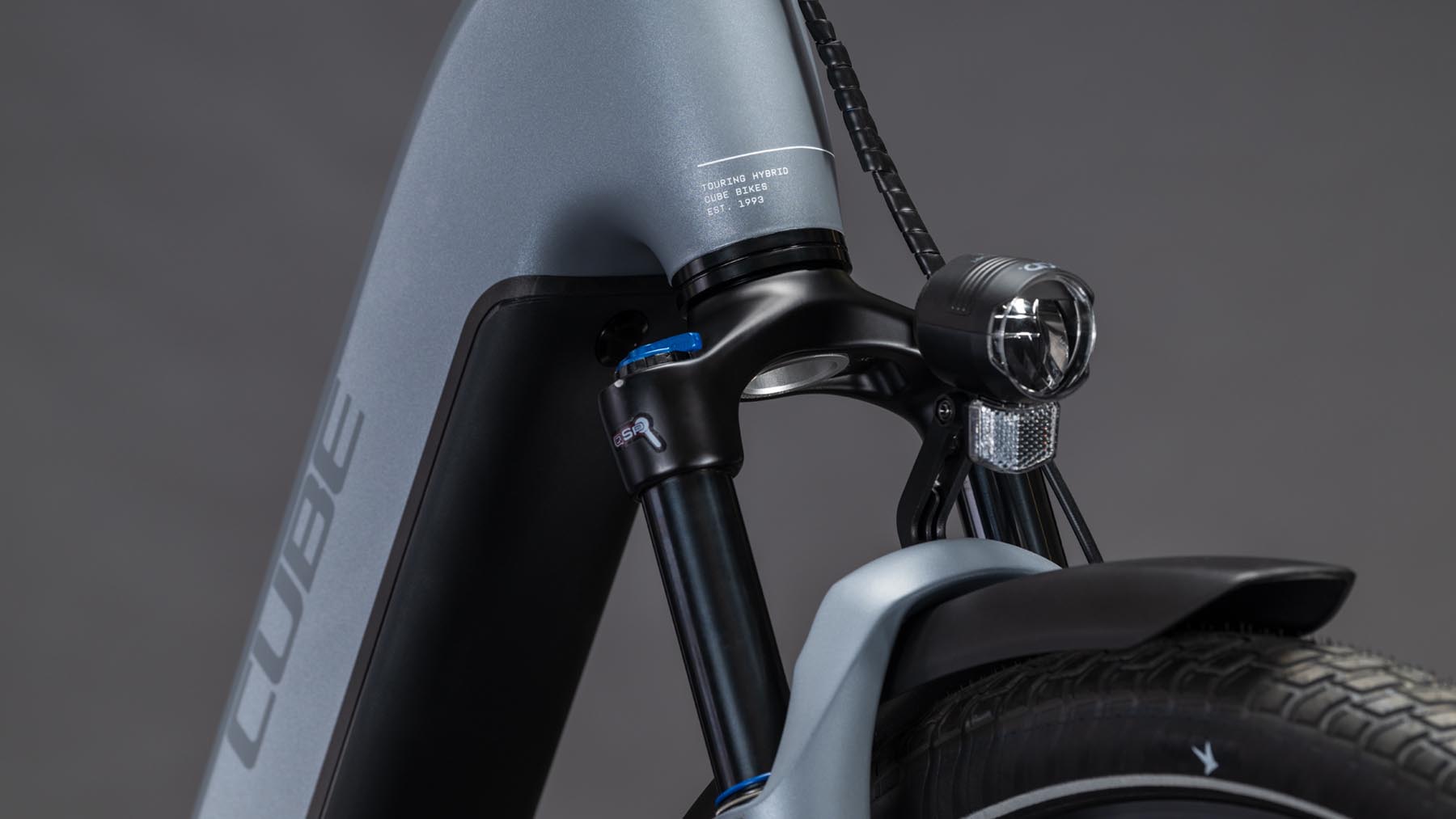 111202E-Cube-Touring-Hybrid-Pro-800-pearlgrey-n-grey-2026-EBike-Trekkingrad-Tiefeinsteiger-05