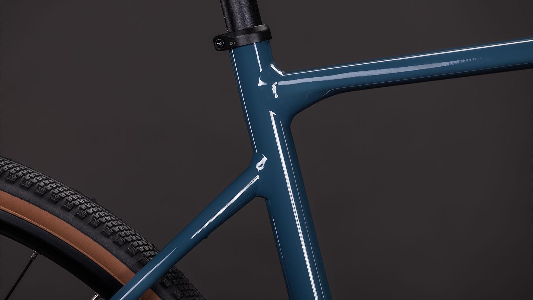 129200-Cube-Nuroad-ONE-grovegreen-n-black-2026-Gravel-Bike-03
