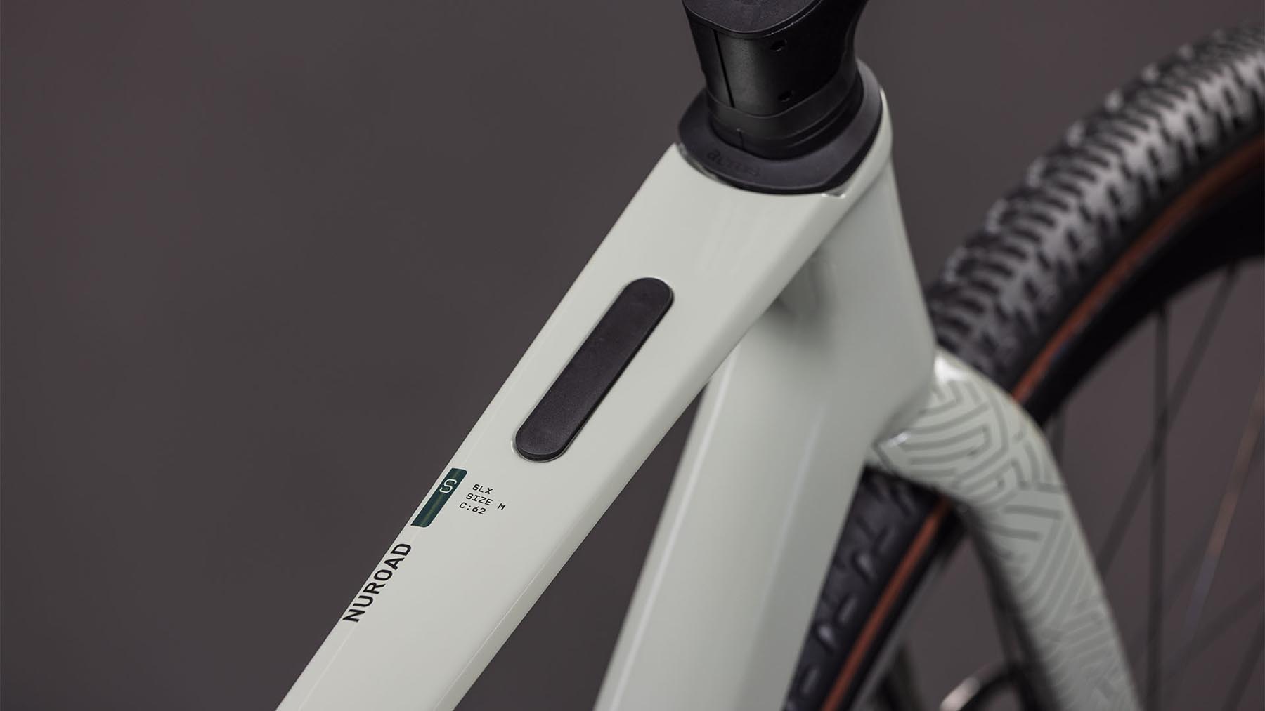 130500-Cube-Nuroad-C-62-SLX-reedbeige-n-chrome-2026-Gravel-Bike-01