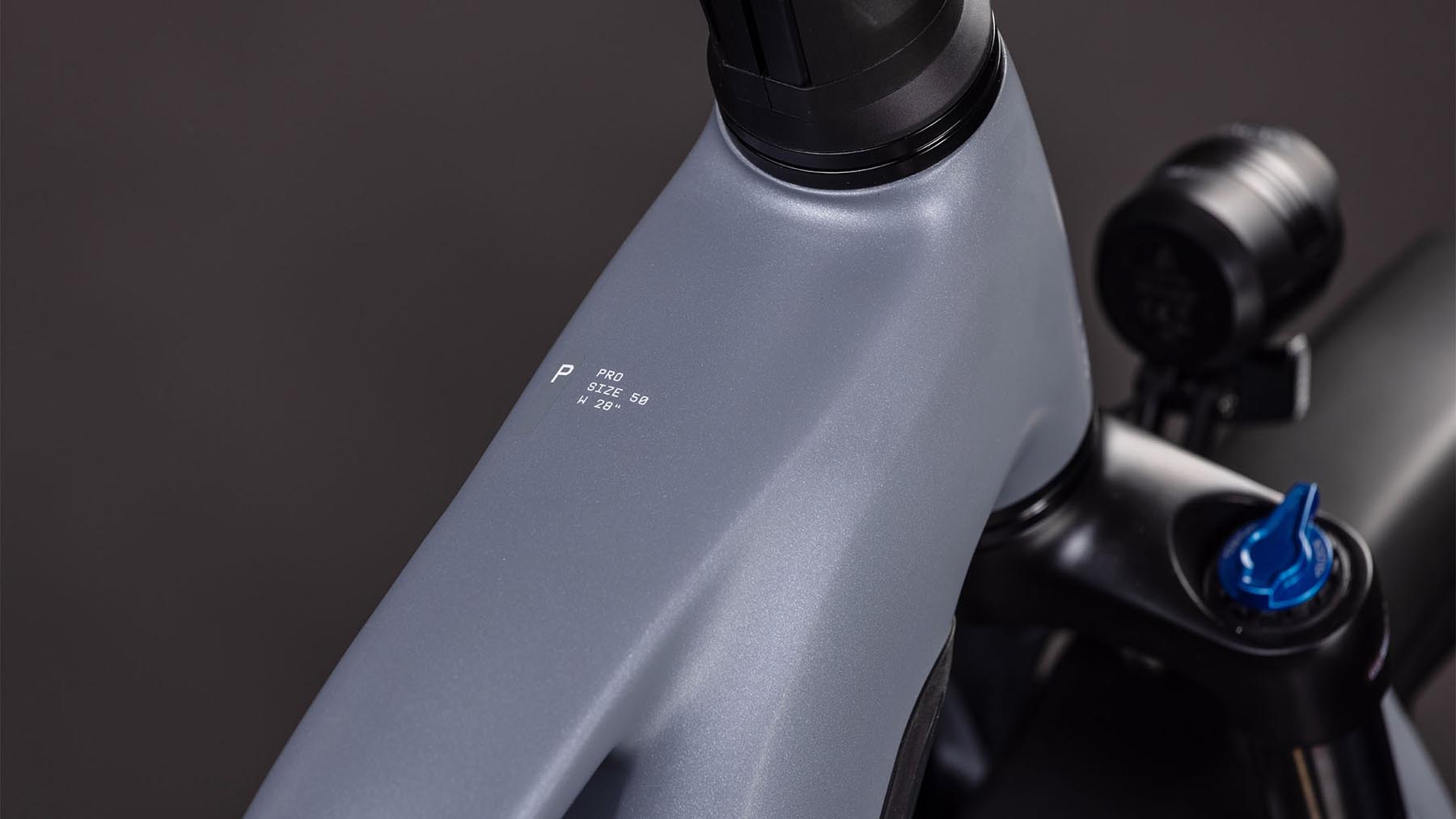 111201Z-Cube-Touring-Hybrid-Pro-800-pearlgrey-n-grey-2026-EBike-Trekkingrad-Damen-01