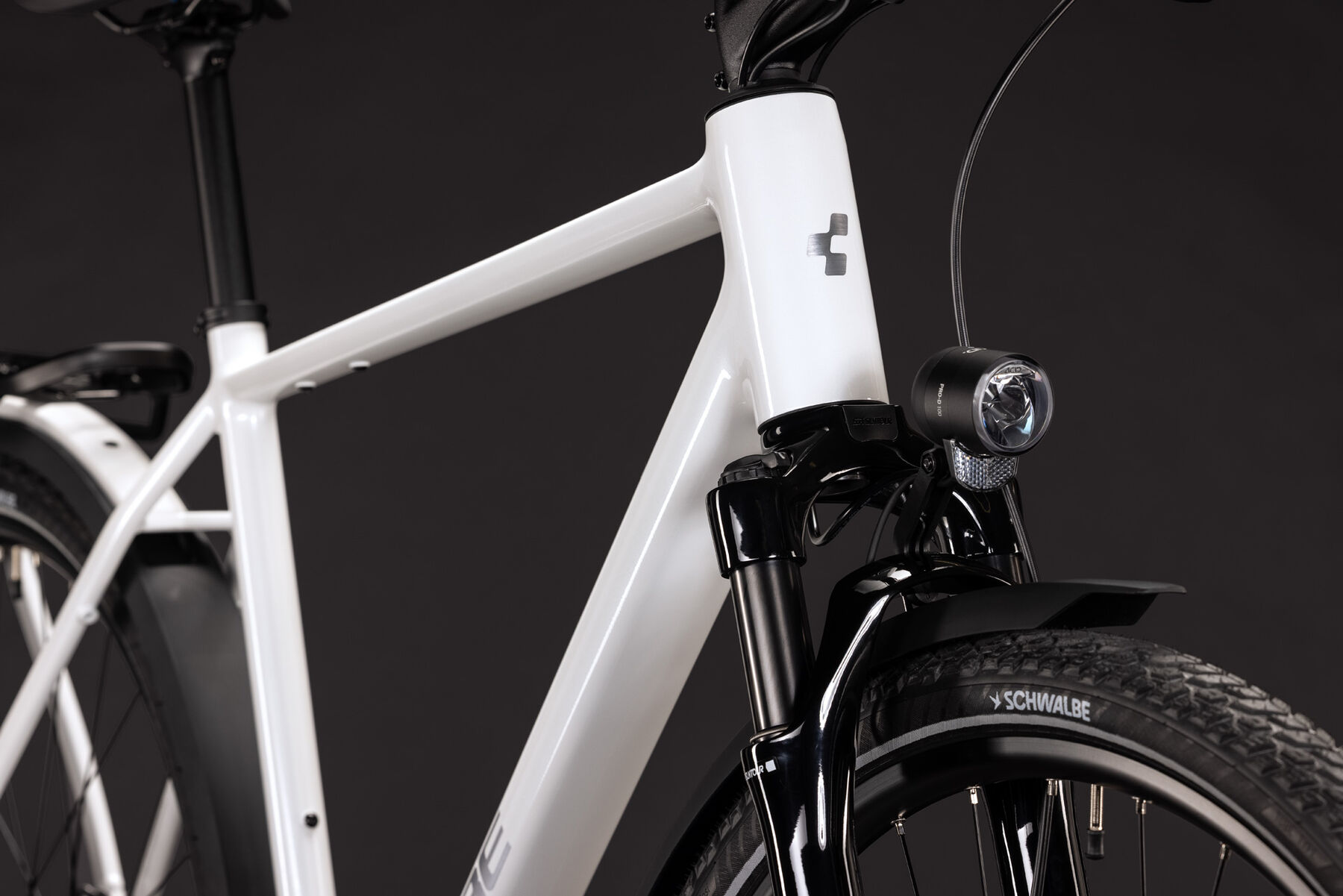 1165210-Cube-Kathmandu-Pro-metallicwhite-n-chrome-2027-04