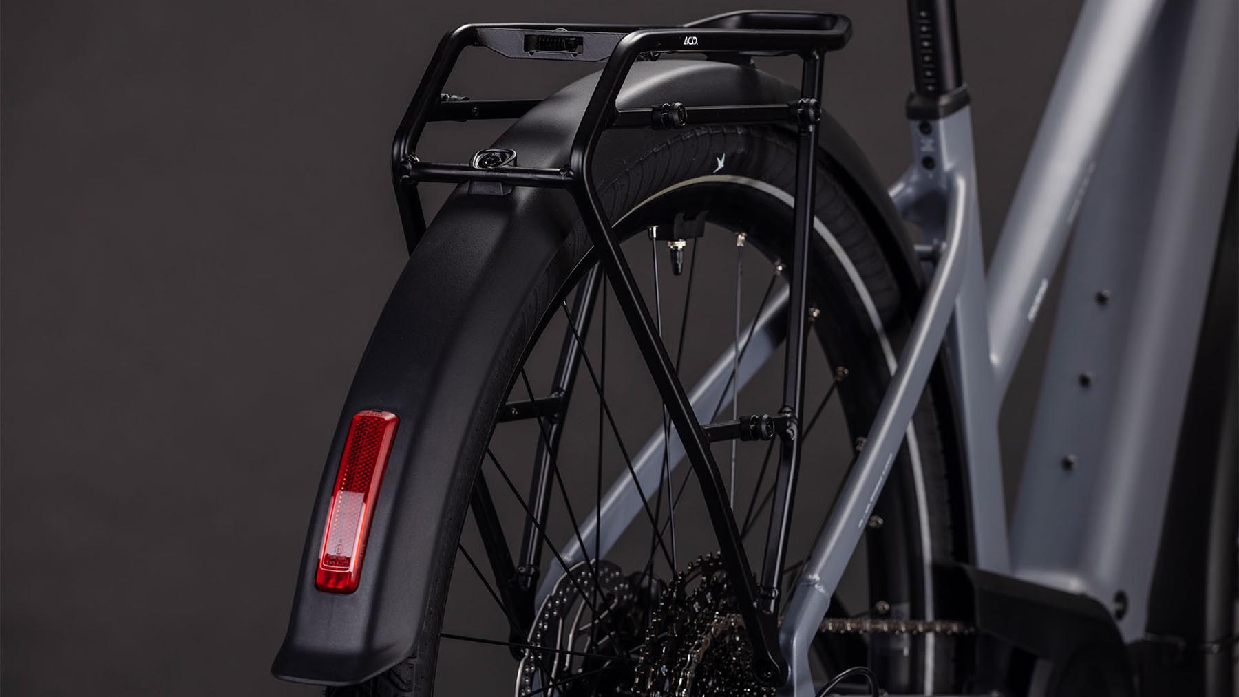 111201Z-Cube-Touring-Hybrid-Pro-800-pearlgrey-n-grey-2026-EBike-Trekkingrad-Damen-02