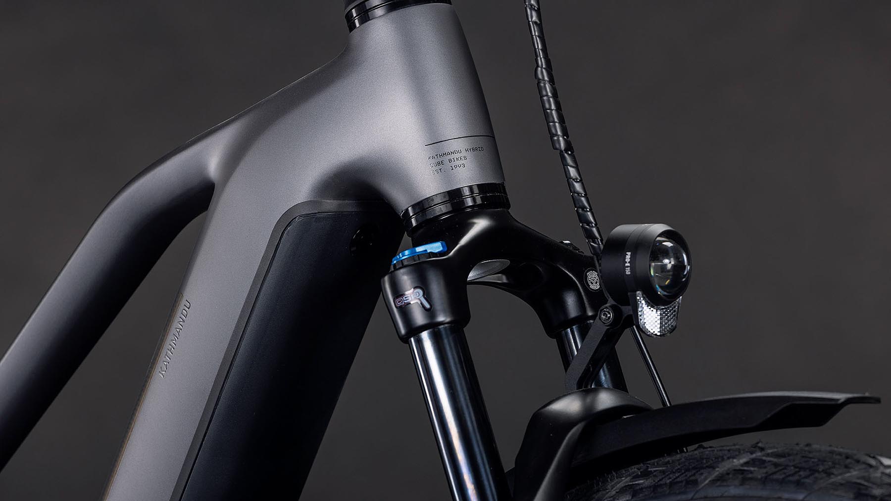 112301Z-Cube-Kathmandu-Hybrid-Comfort-Pro-800-slabgrey-n-black-2026-EBike-Trekkingrad-Damen-05