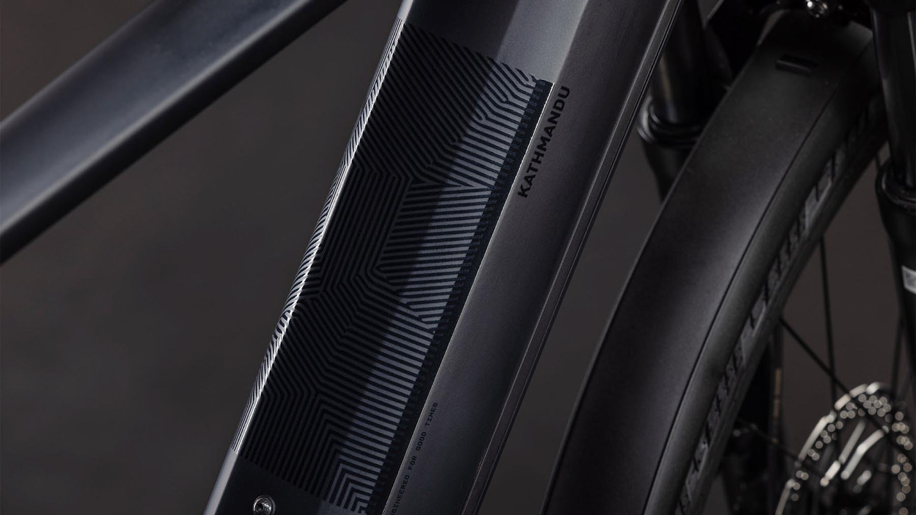 112200-Cube-Kathmandu-Hybrid-Pro-800-coal-n-black-2026-EBike-Trekkingrad-Herren-03