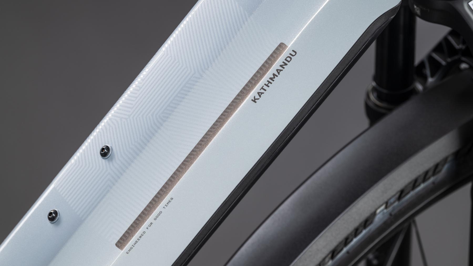 112612E-Cube-Kathmandu-Hybrid-SLX-800-foggrey-n-grey-2026-EBike-Trekkingrad-Tiefeinsteiger-02