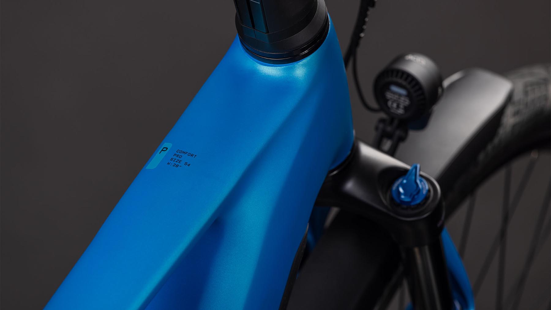 112310-Cube-Kathmandu-Hybrid-Comfort-Pro-800-azure-n-black-2026-EBike-Trekkingrad-Herren-01