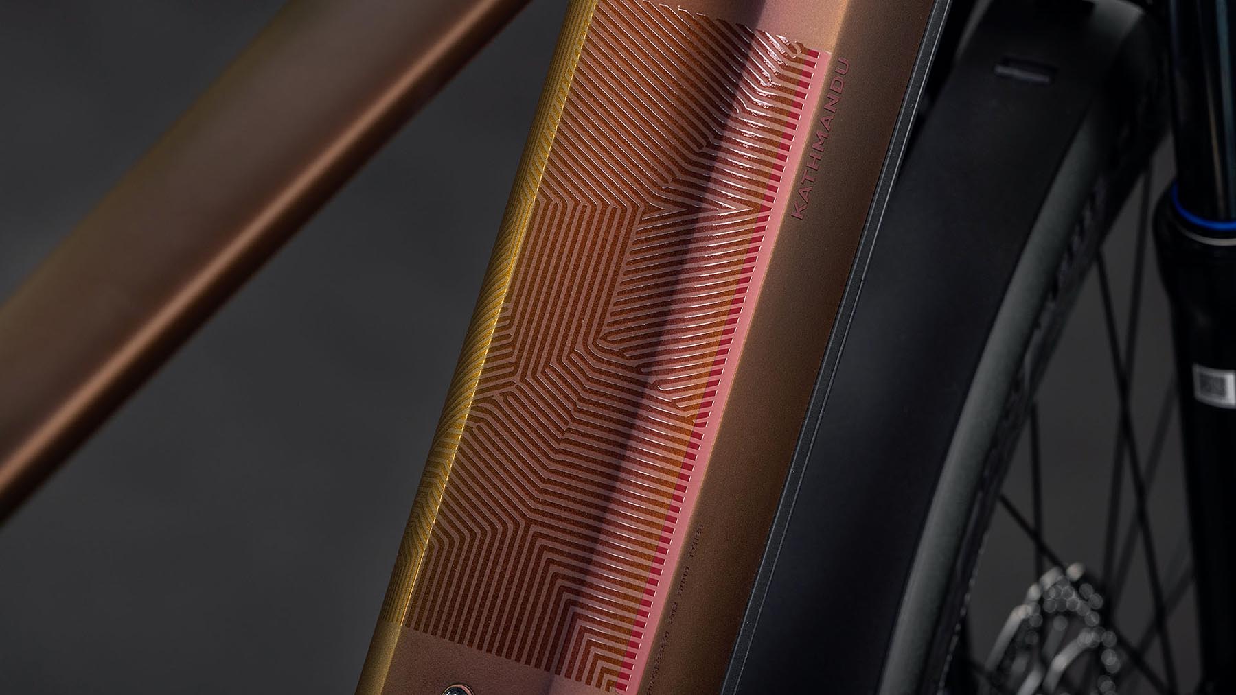 112210-Cube-Kathmandu-Hybrid-Pro-800-sunglow-n-chrome-2026-EBike-Trekkingrad-Herren-02