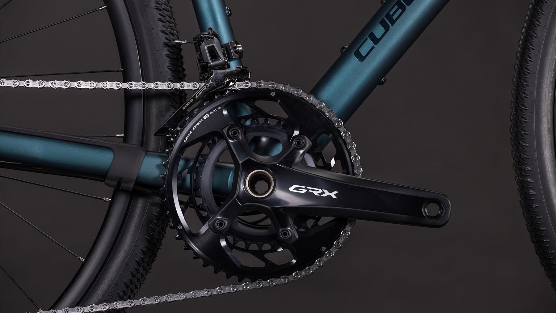 129450-Cube-Nuroad-Race-royalgreen-n-black-2026-Gravel-Bike-03