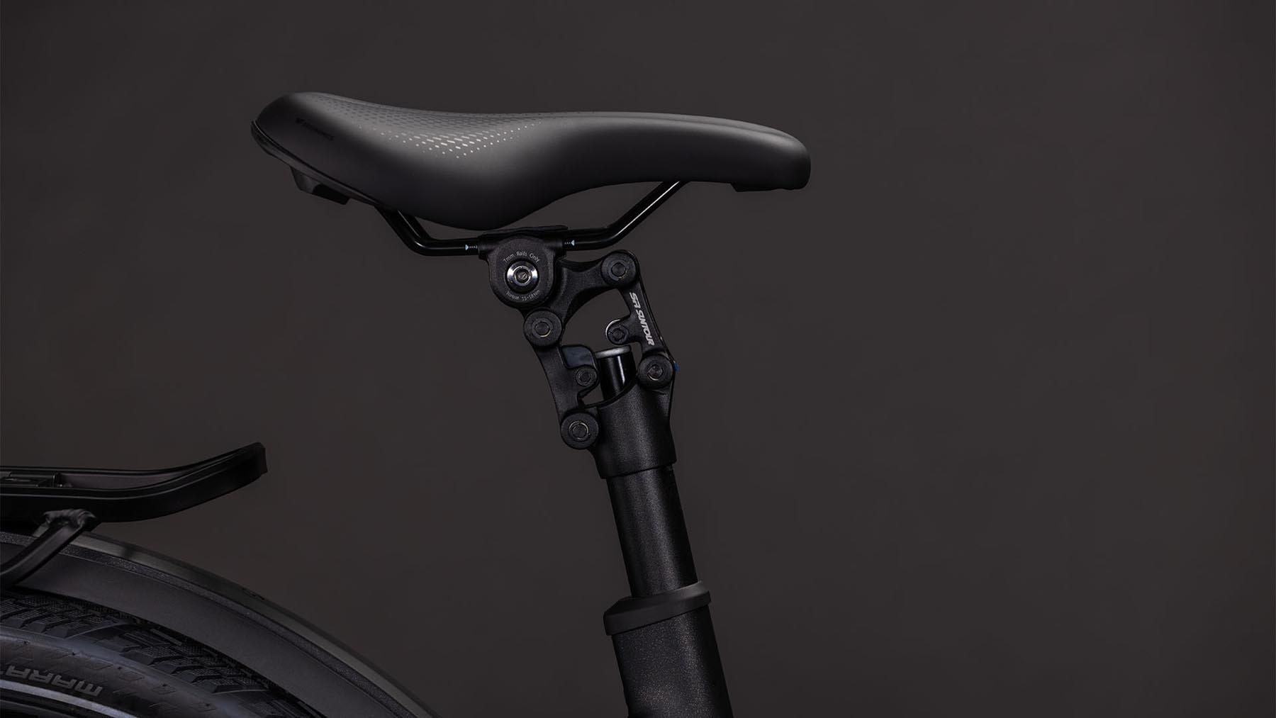 112602E-Cube-Kathmandu-Hybrid-SLX-800-silverdust-n-chrome-2026-EBike-Trekkingrad-Tiefeinsteiger-04