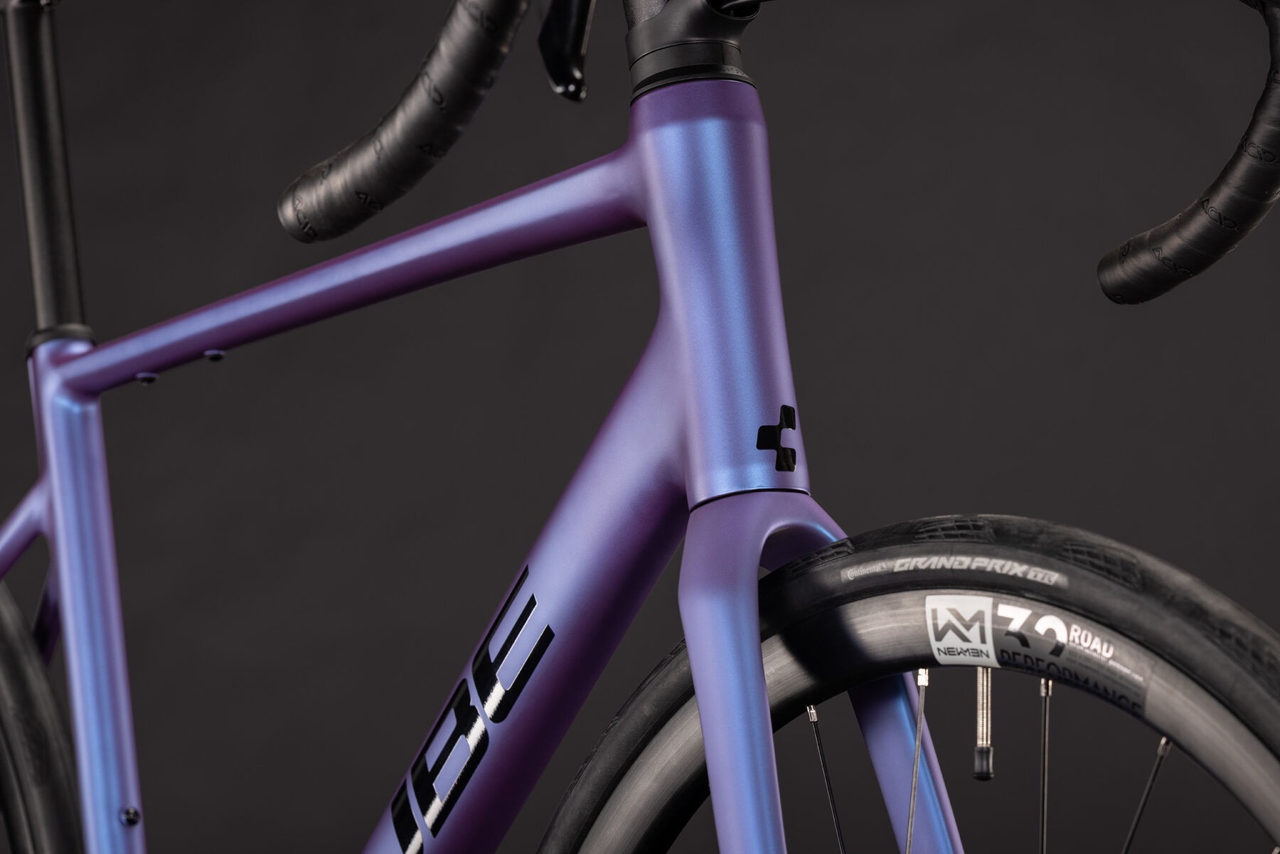 1130610-Cube-Attain-SLX-blueiris-n-black-2027-05