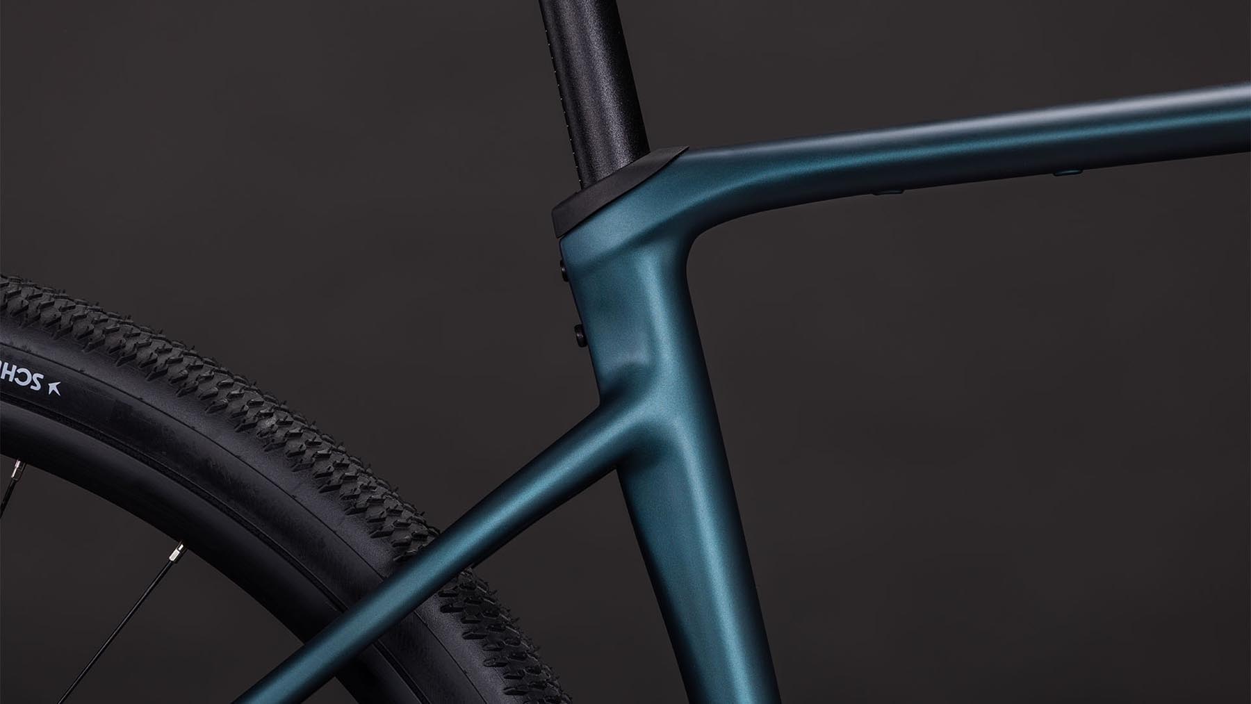 129450-Cube-Nuroad-Race-royalgreen-n-black-2026-Gravel-Bike-02