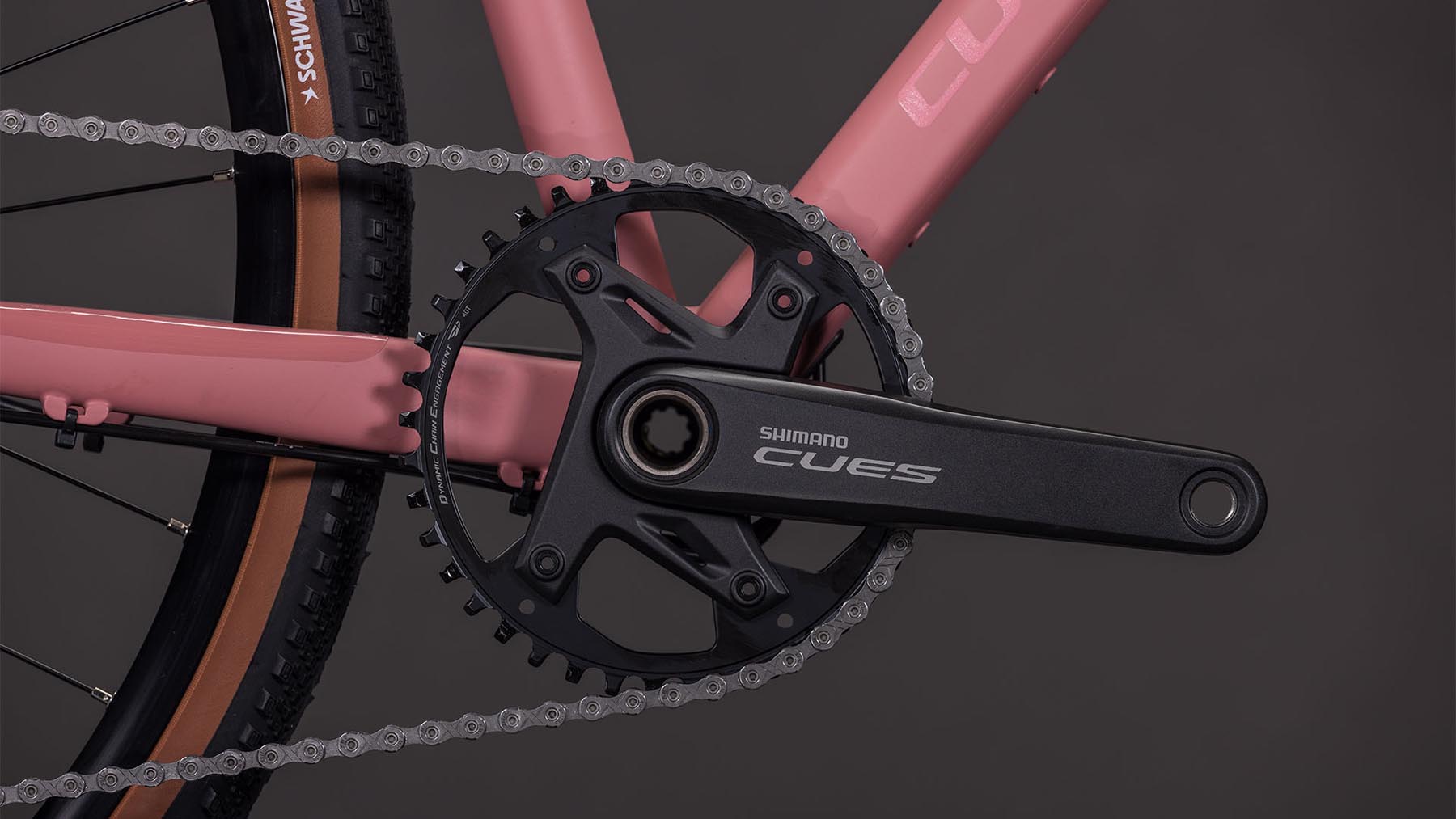129210-Cube-Nuroad-ONE-ruby-n-puce-2026-Gravel-Bike-04