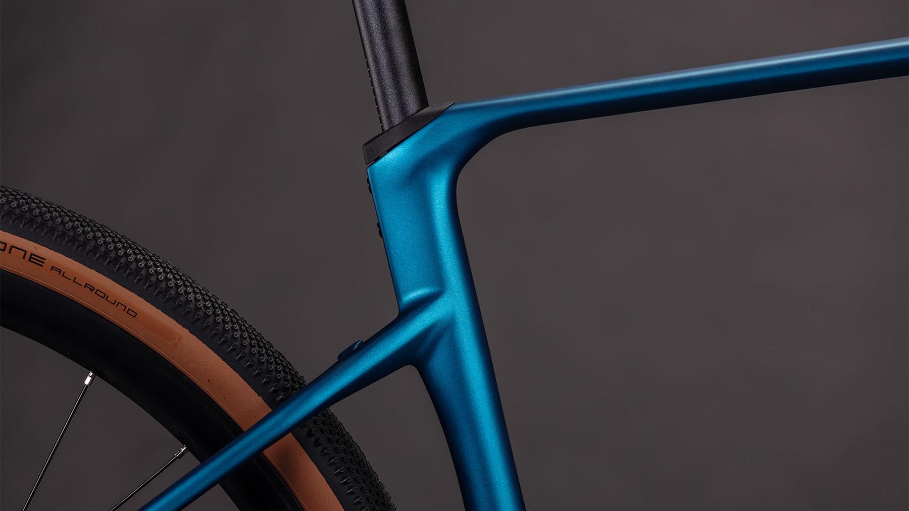 156400-Cube-Nulane-C-62-SLX-electricblue-n-blue-2026-Fitnessrad-Herren-03