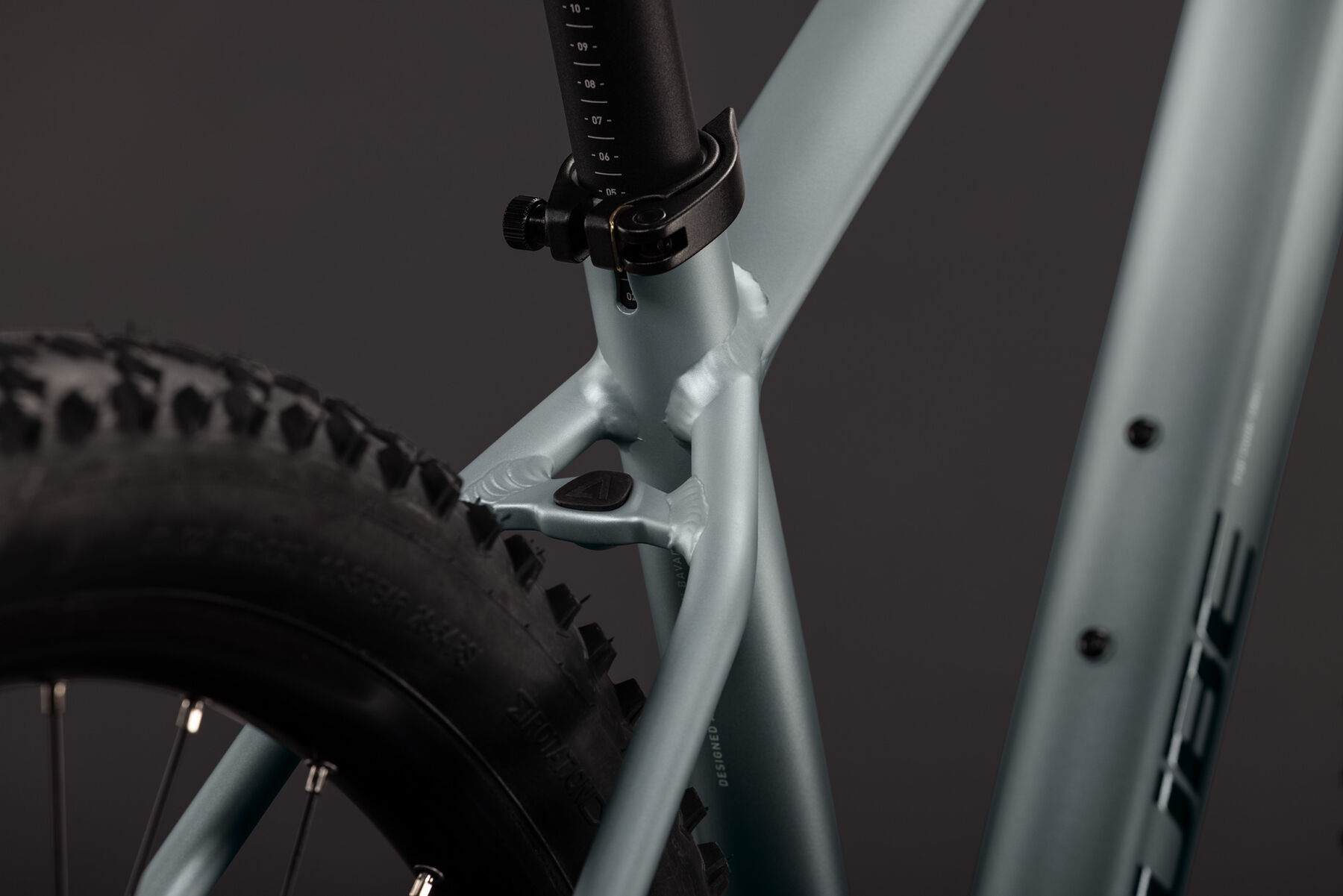 1140200-Cube-Aim-Pro-grey-n-black-2027-02
