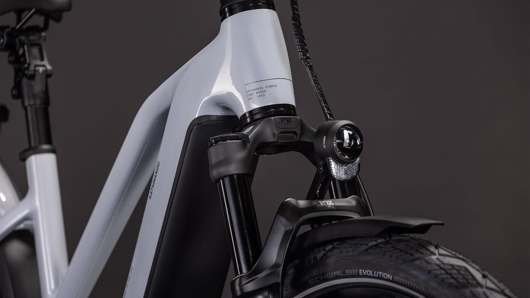 112611Z-Cube-Kathmandu-Hybrid-SLX-800-foggrey-n-grey-2026-EBike-Trekkingrad-Damen-05