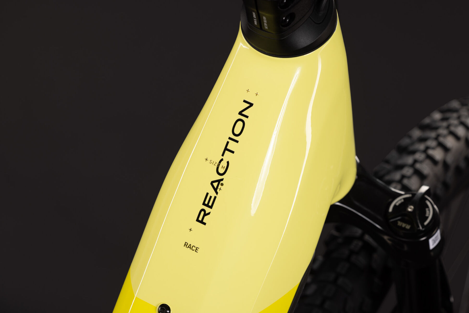 1107322E-Cube-Reaction-Hybrid-Race-800-bananasplit-n-black-2027-02