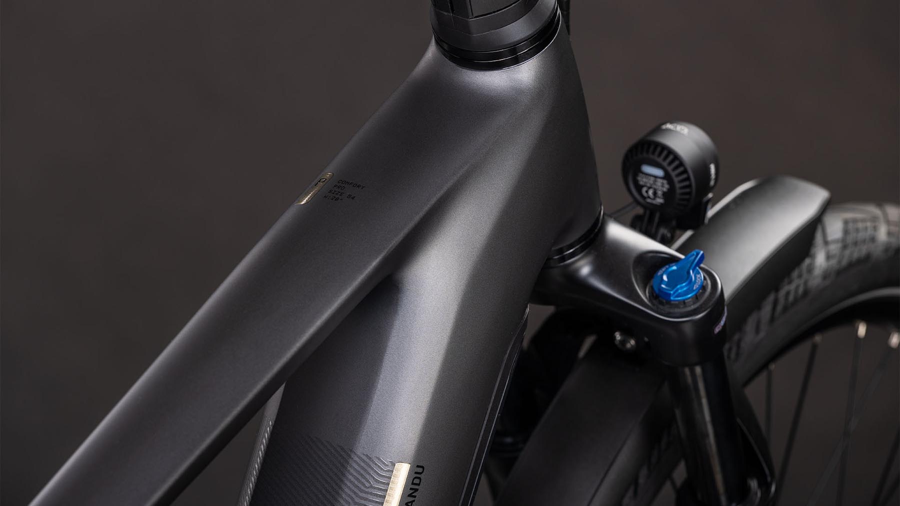 112300-Cube-Kathmandu-Hybrid-Comfort-Pro-800-slabgrey-n-black-2026-EBike-Trekkingrad-Herren-01