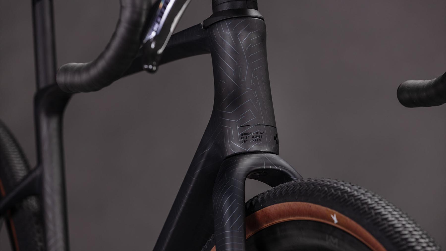 130350-Cube-Nuroad-C-62-EXC-carbon-n-crisscross-2026-Gravel-Bike-10