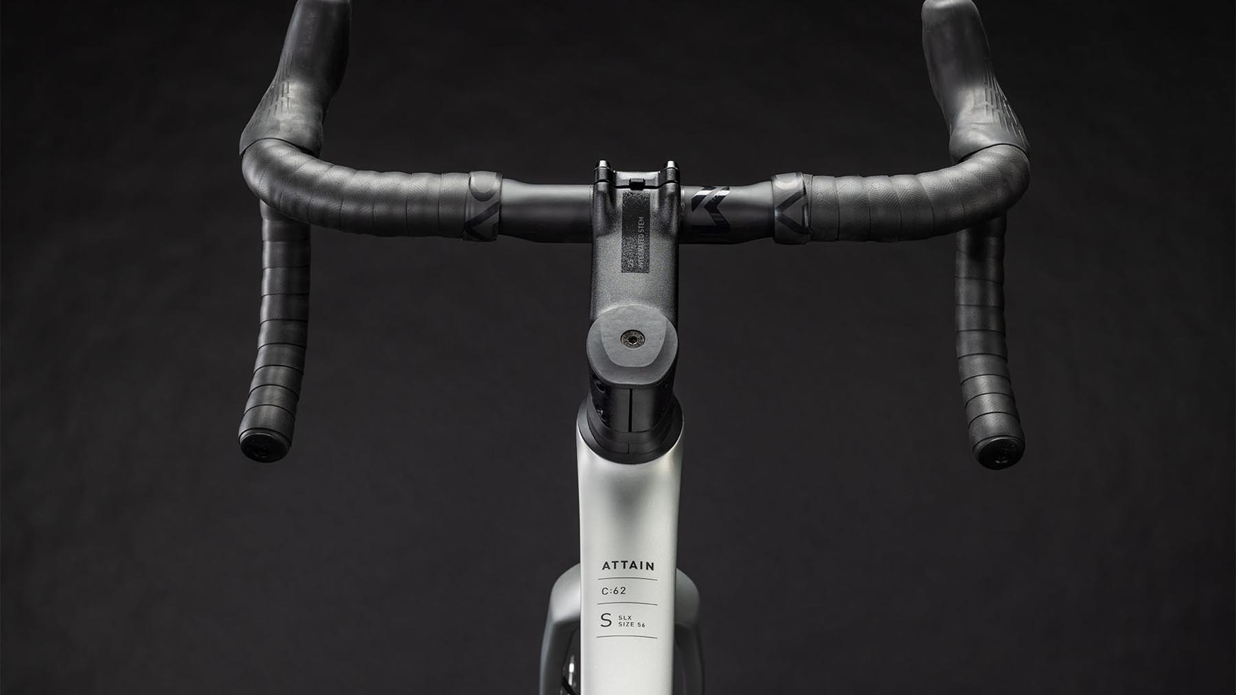 125600-Cube-Attain-C-62-SLX-sleekgrey-n-prism-2026-Carbon-Rennrad-02