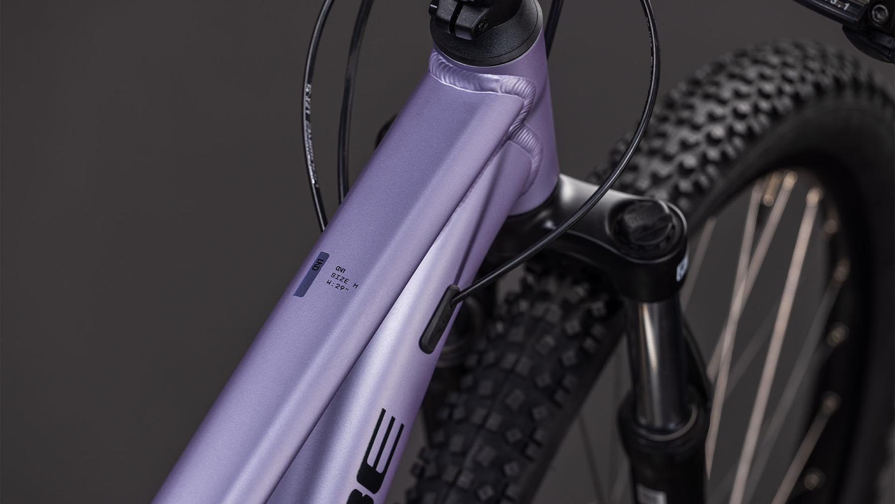 140120-Cube-Aim-ONE-lightpurple-n-chrome-2026-Hardtail-Mountainbike-01