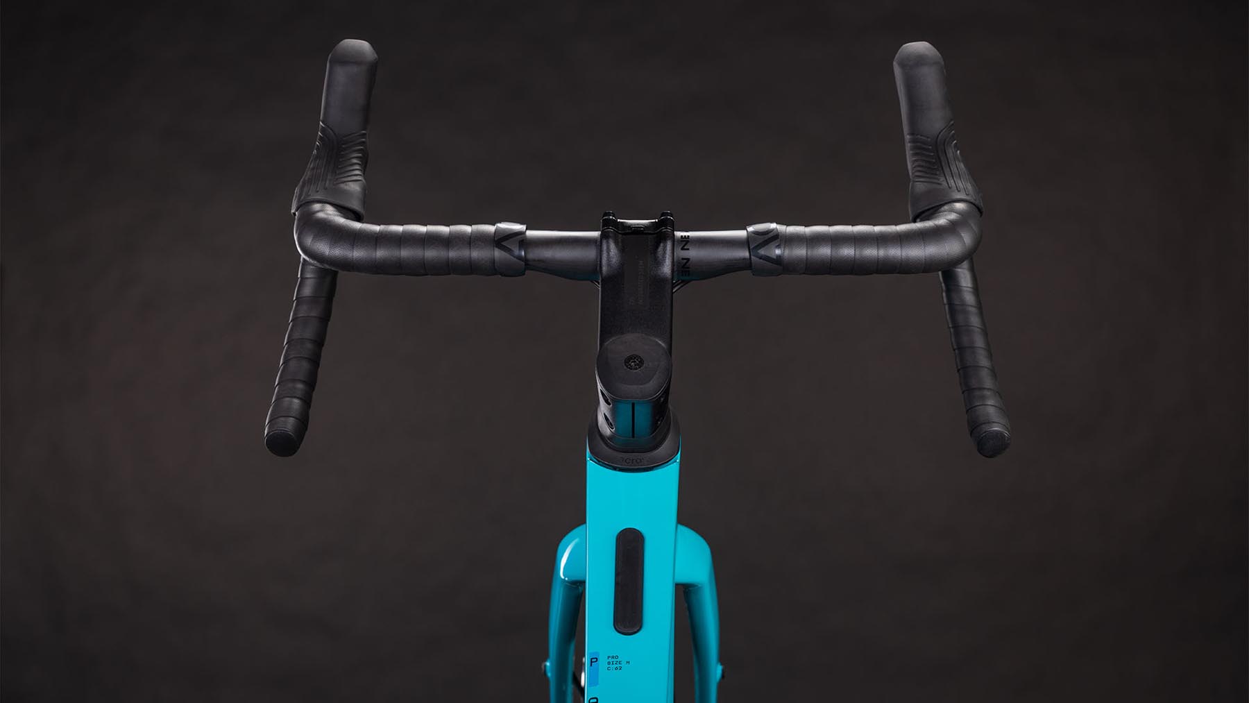 130205-Cube-Nuroad-C-62-Pro-swimmingpool-n-black-2026-Gravel-Bike-04