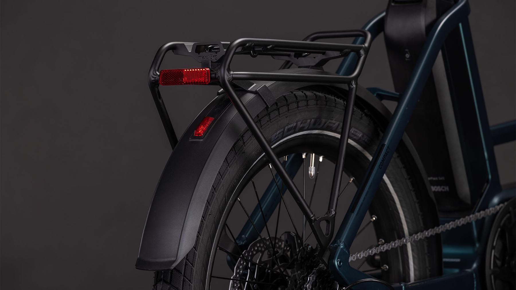 118300-Cube-Compact-Hybrid-545-royalgreen-n-black-2026-EBike-Kompaktrad-02