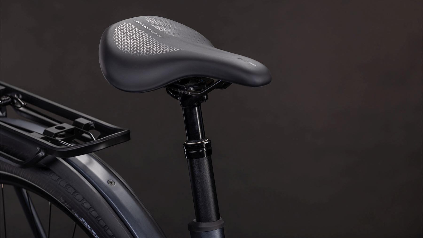 112112E-Cube-Kathmandu-Hybrid-ONE-800-metallicgrey-n-grey-2026-EBike-Trekkingrad-Tiefeinsteiger-02