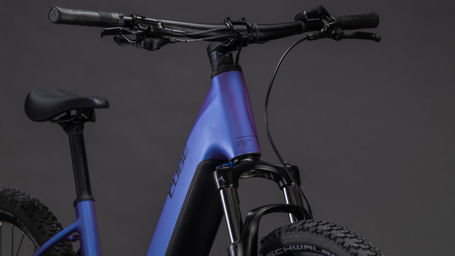 108182E-Cube-Reaction-Hybrid-ONE-800-blueiris-n-reflect-2026-EBike-Hardtail-Mountainbike-Tiefeinsteiger-05