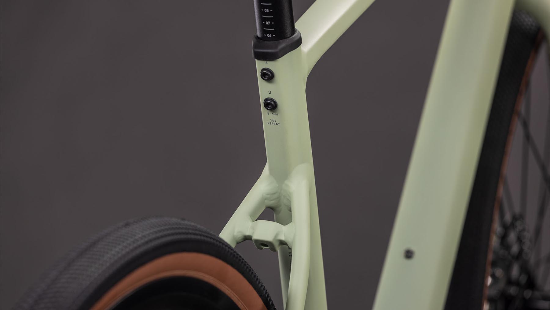 129310-Cube-Nuroad-Pro-pea-n-grey-2026-Gravel-Bike-02