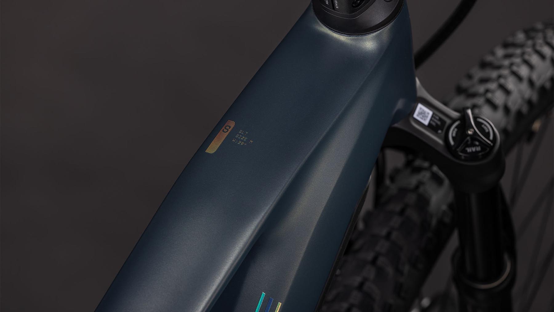 108700-Cube-Reaction-Hybrid-SLT-800-reedbeige-n-sagebrushgreen-2026-EBike-Hardtail-Mountainbike-01