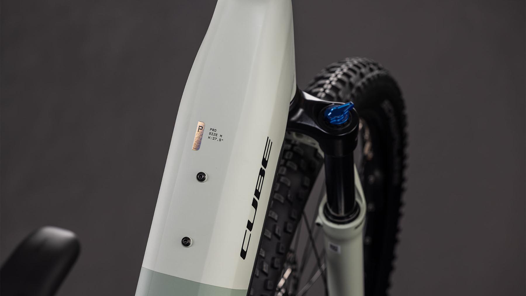 108252E-Cube-Reaction-Hybrid-Pro-800-desertstone-n-driedherbs-2026-EBike-Hardtail-Mountainbike-Tiefeinsteiger-01