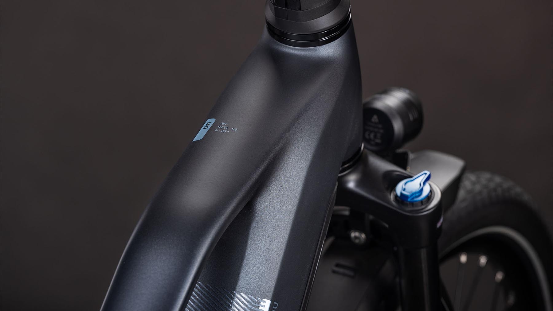 112111Z-Cube-Kathmandu-Hybrid-ONE-800-metallicgrey-n-grey-2026-EBike-Trekkingrad-Damen-01