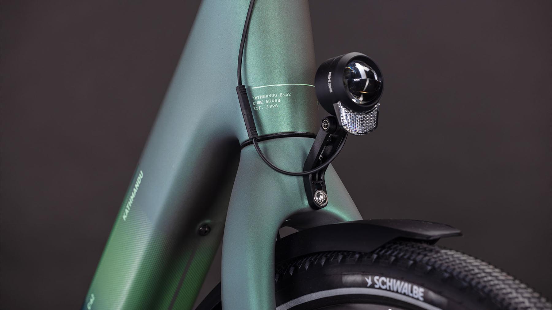 112951E-Cube-Kathmandu-Hybrid-C-62-SLT-400X-seafoam-n-chrome-2026-EBike-Trekkingrad-Tiefeinsteiger-05