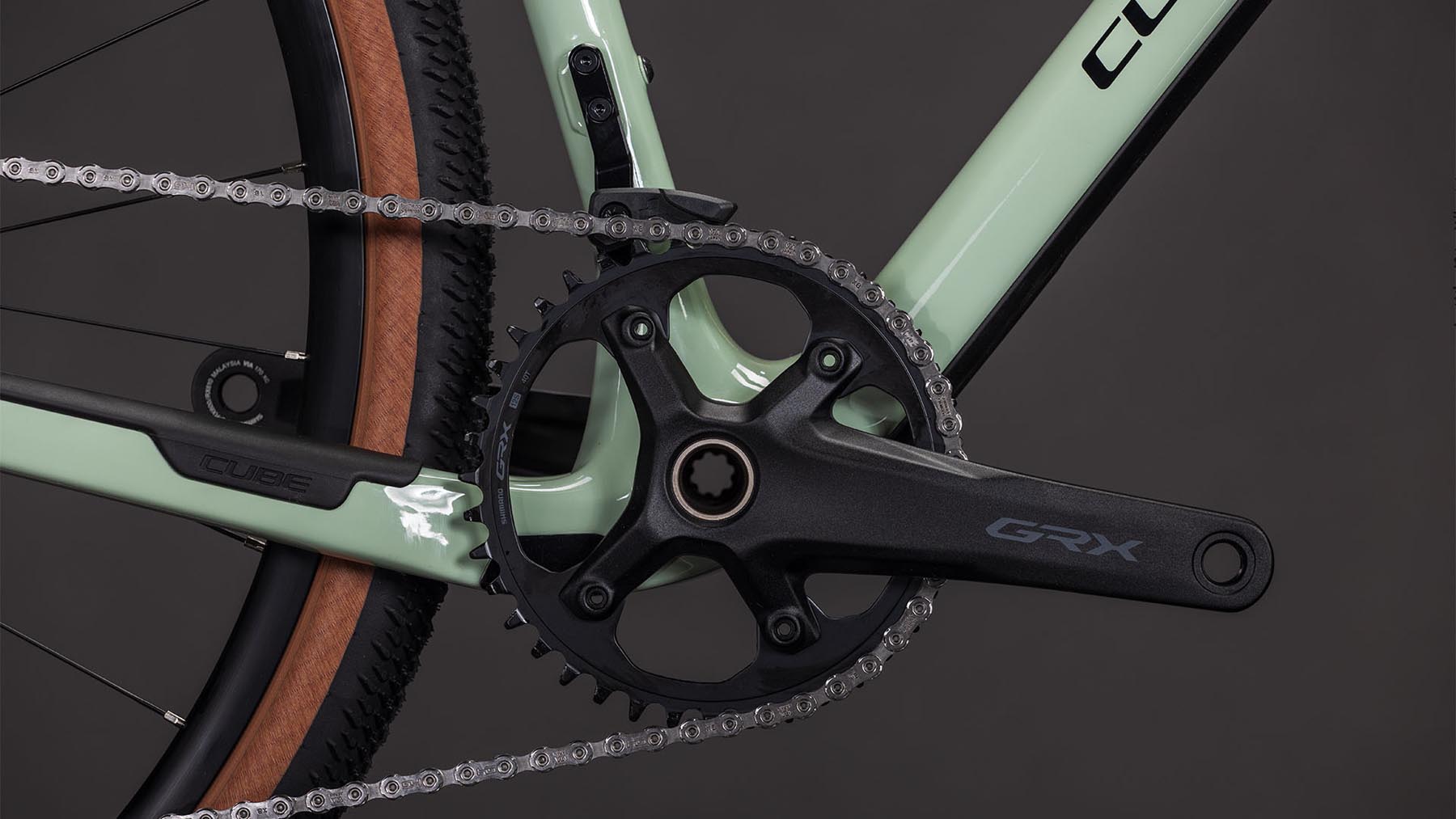 130110-Cube-Nuroad-C-62-ONE-aloegreen-n-black-2026-Gravel-Bike-04