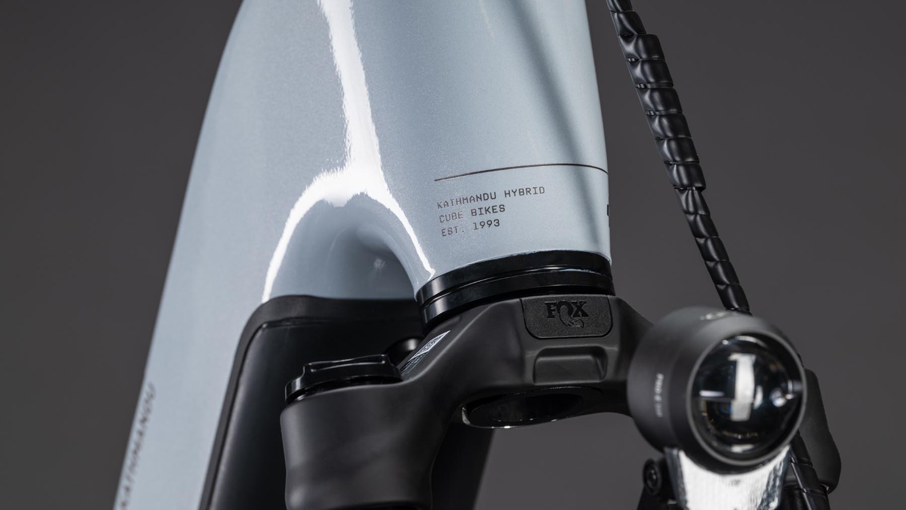 112612E-Cube-Kathmandu-Hybrid-SLX-800-foggrey-n-grey-2026-EBike-Trekkingrad-Tiefeinsteiger-05