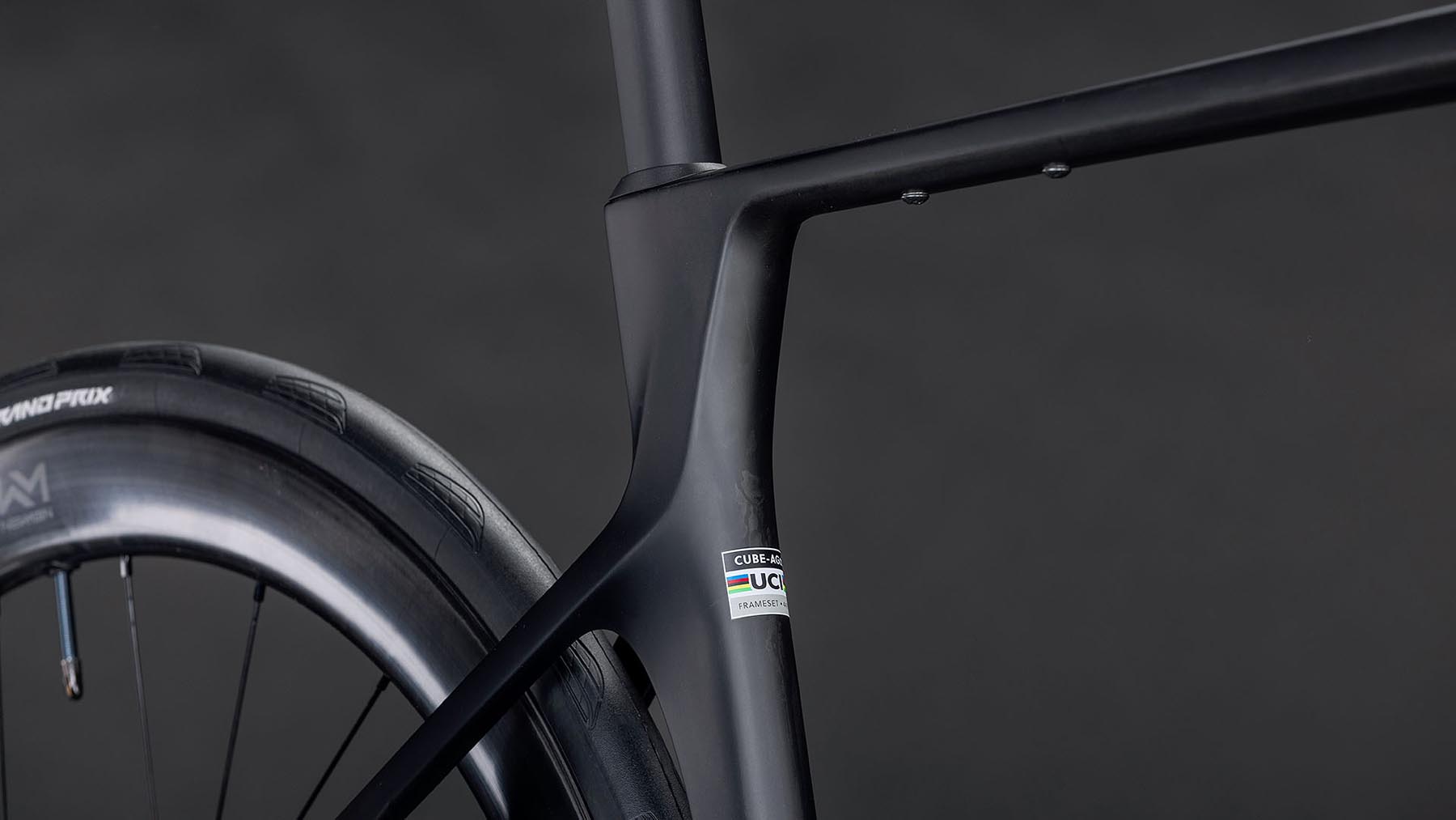 126200-Cube-Agree-C-62-Pro-blackline-2026-Carbon-Rennrad-03
